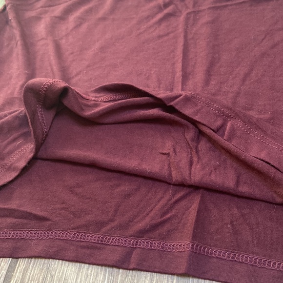 American Eagle Cropped Tank Top Burgundy - Picture 3 of 5